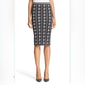 Alice + Olivia Black and White Houndstooth Pencil Skirt